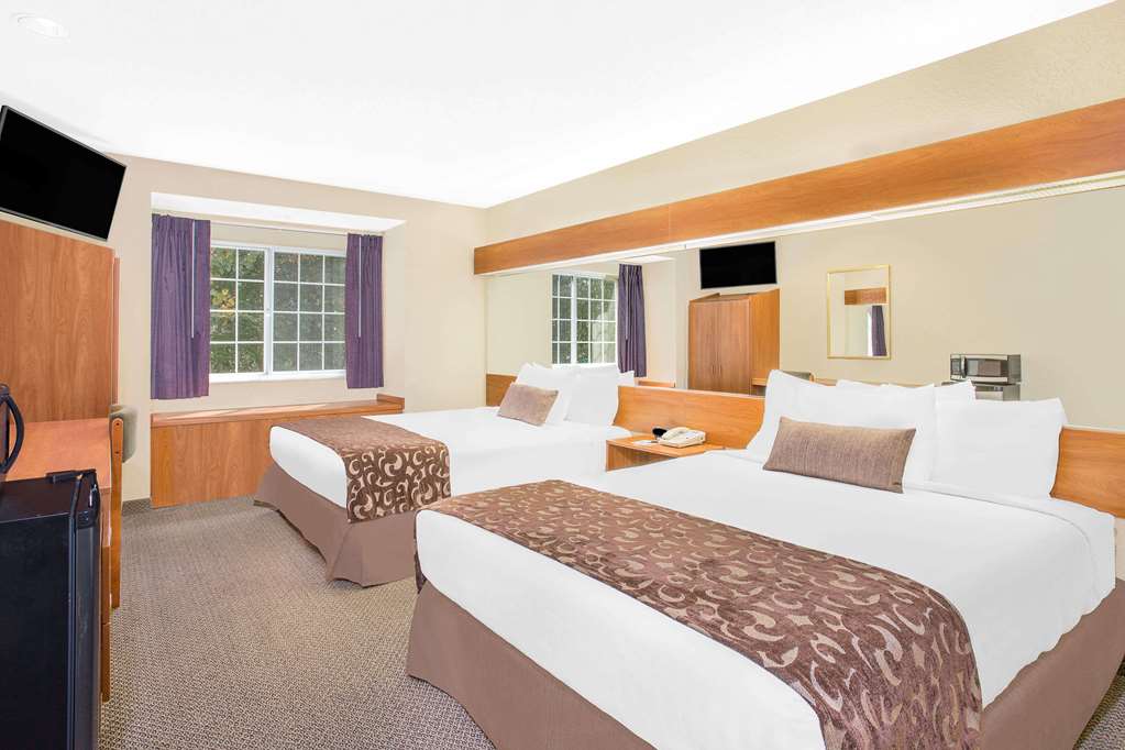 Microtel Inn & Suites by Wyndham Beckley East - photo 7