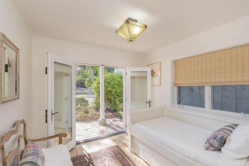 3817 Caledonia Bay Lookout home — 4-Star Luxury Hotel in Pacific Grove, United States