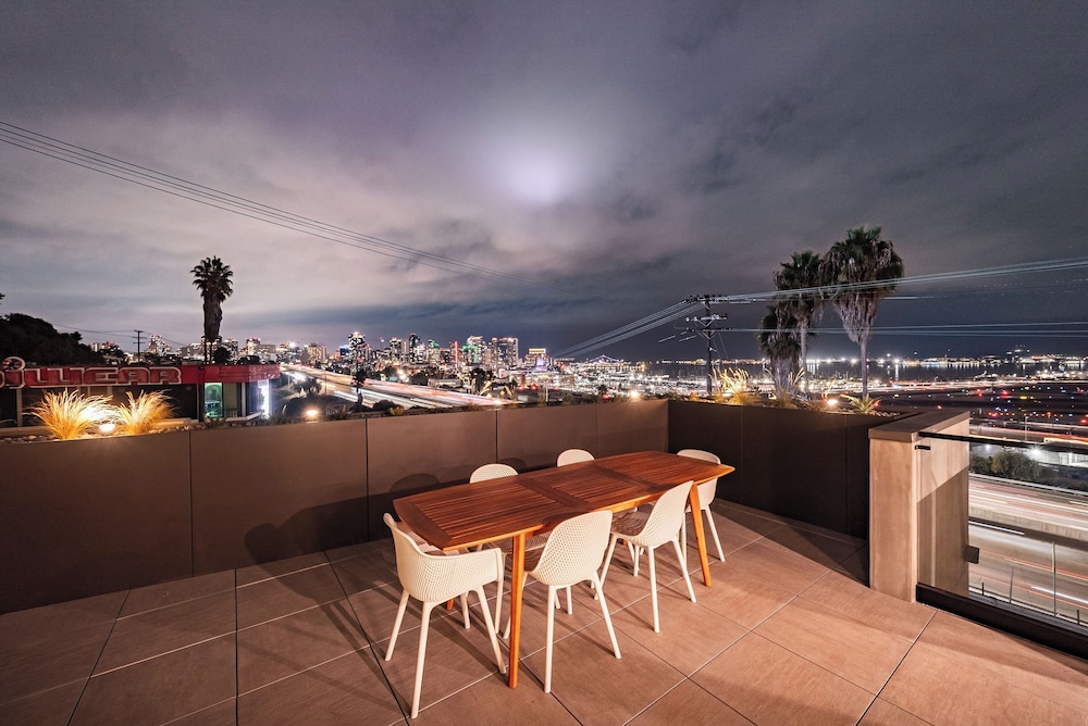 City24 Hotel Little Italy Mission Hills - photo 45