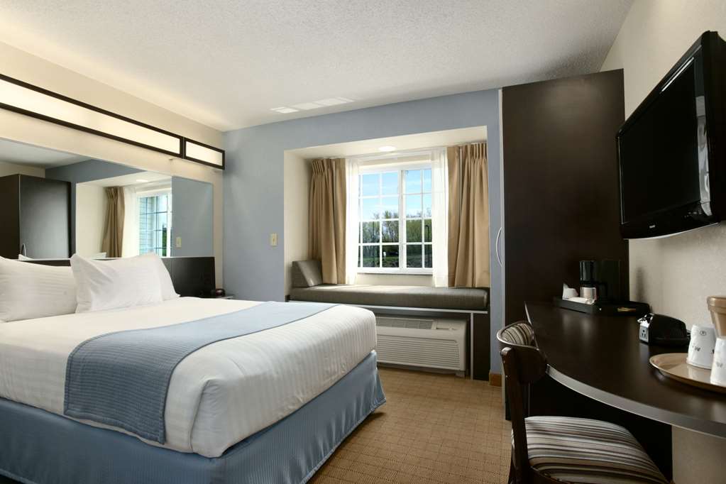 Microtel Inn & Suites by Wyndham Geneva - photo 14