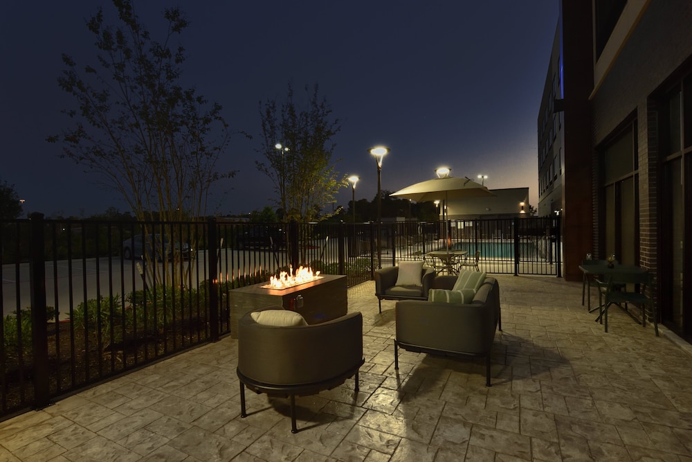 Holiday Inn Express & Suites Spring Woodlands Area by IHG - photo 26