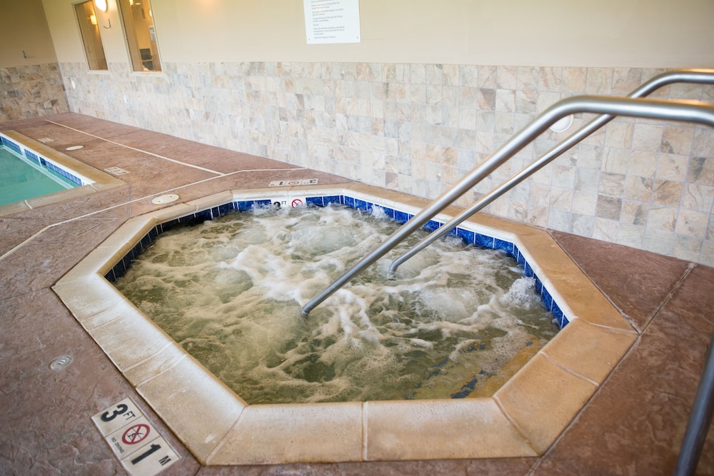 Holiday Inn Express Hotel & Suites Northwood by IHG - photo 23