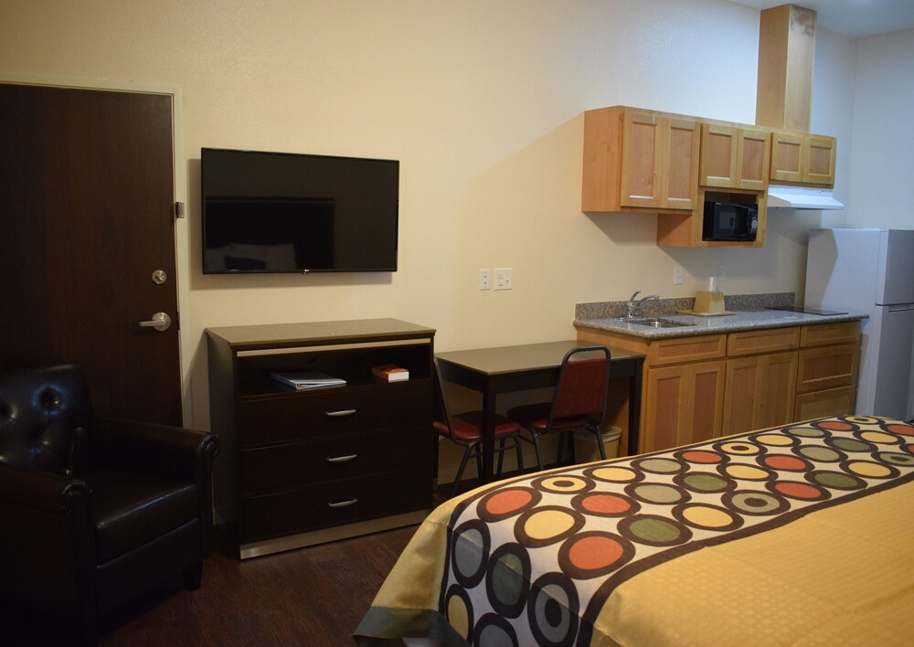Texas Bungalows Hotel and Suites Austin - photo 20