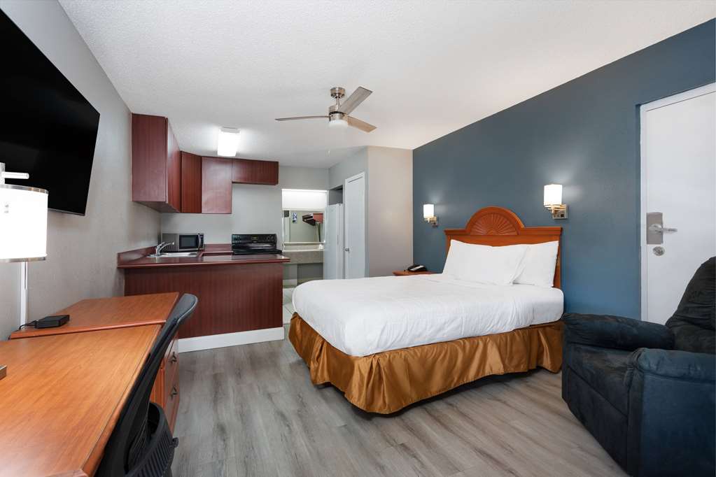 Baymont by Wyndham Marianna - photo 14