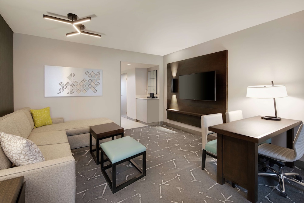 Embassy Suites by Hilton Atlanta Perimeter Center - photo 11