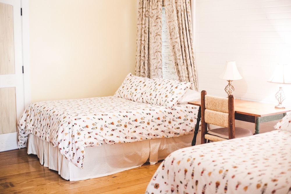 Swamp Rabbit Inn Travelers Rest - photo 34