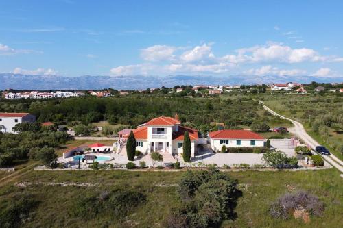 Mediterrane Villa Natalia — 4-Star Luxury Hotel in Vrsi, Croatia