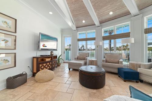 Beach Club Cottage 16 — 4-Star Luxury Hotel in Gulf Shores, United States