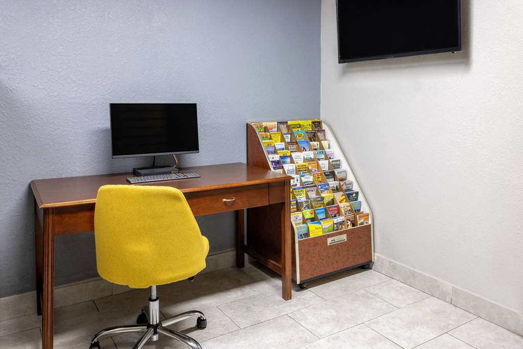 Days Inn by Wyndham Winchester - photo 26