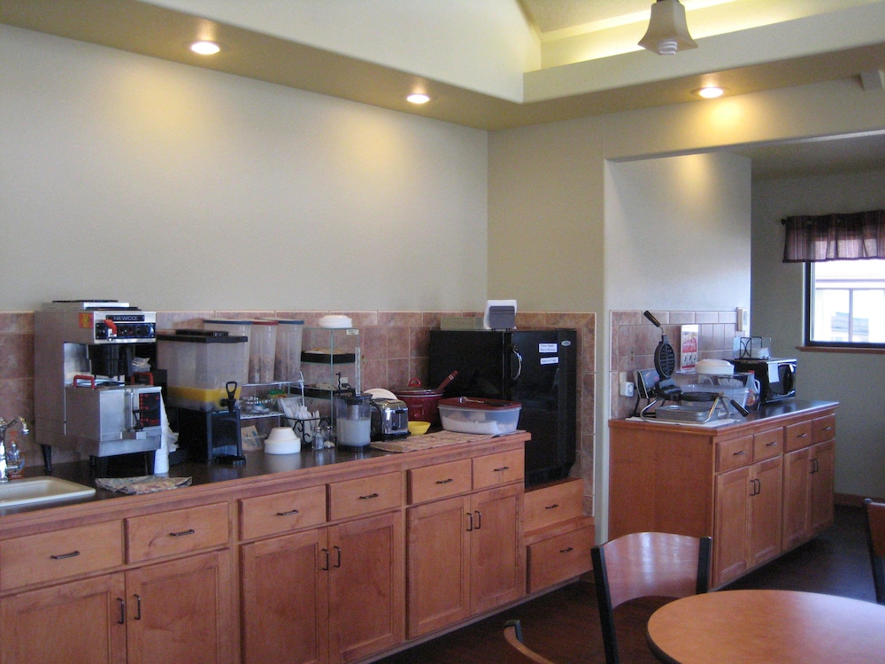 Trade Winds Motel - photo 12