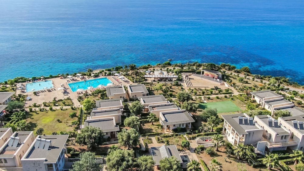 Le Rosette Resort - carbon neutral hotel in Parghelia