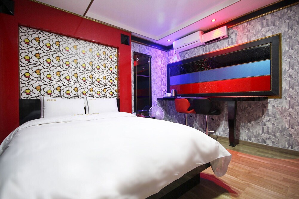 Gwangju Chungjang ro J Untel in Gwangju, South Korea