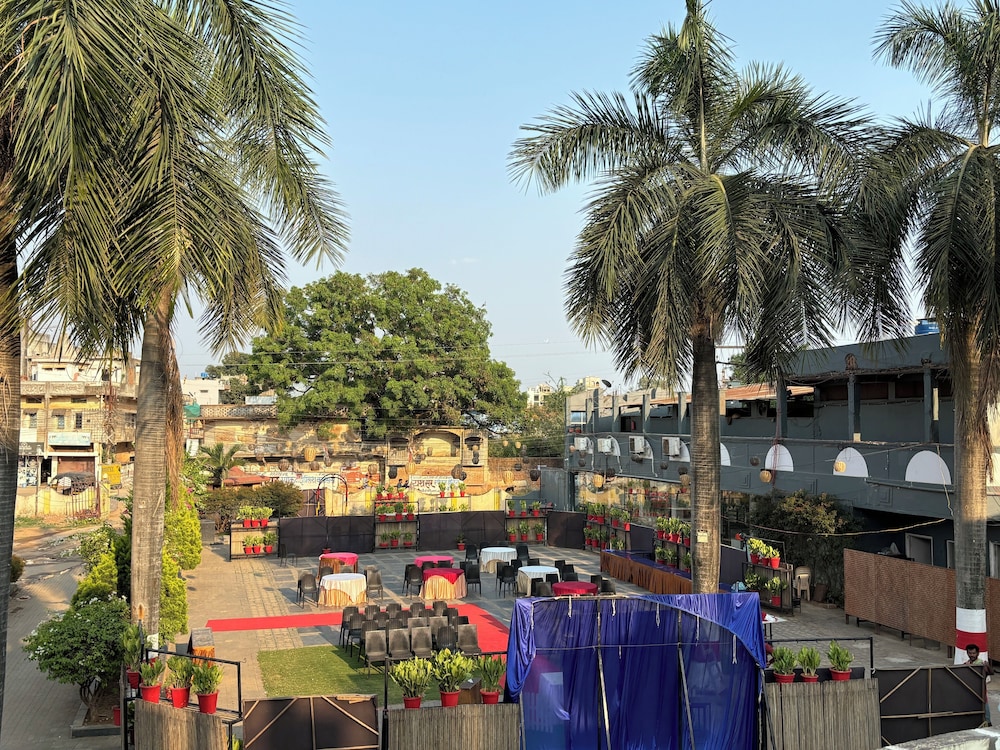 Hotel Akanksha in Jagdalpur, India