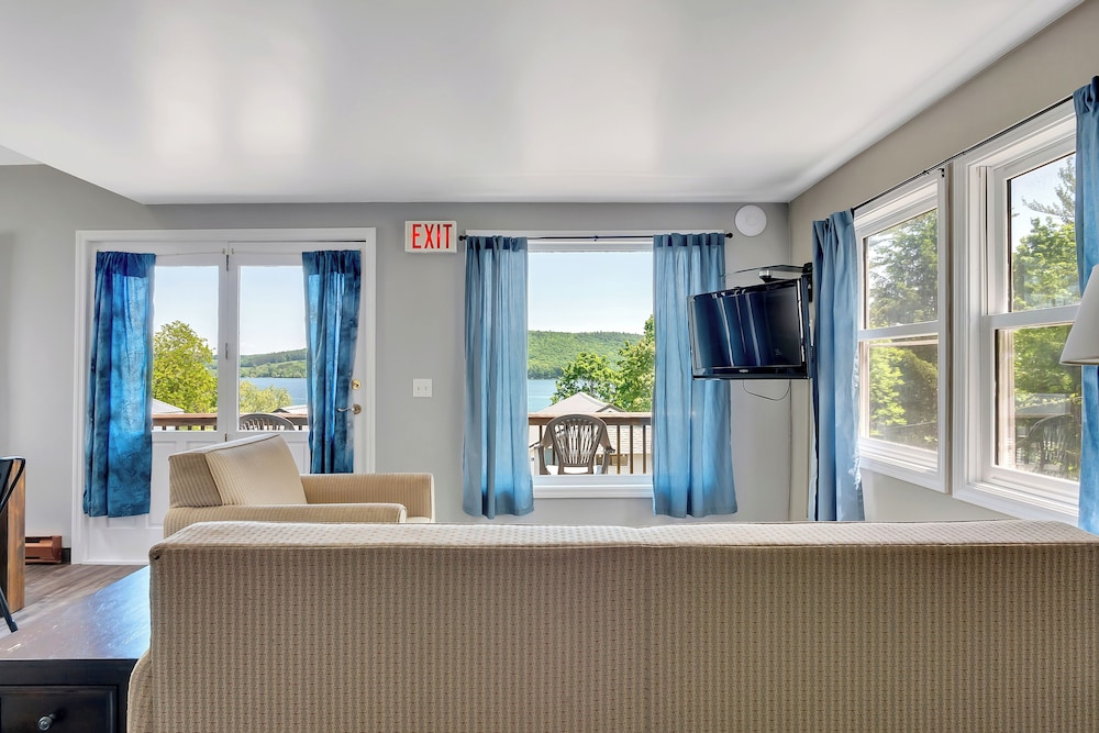 Bayside Inn & Marina - photo 102