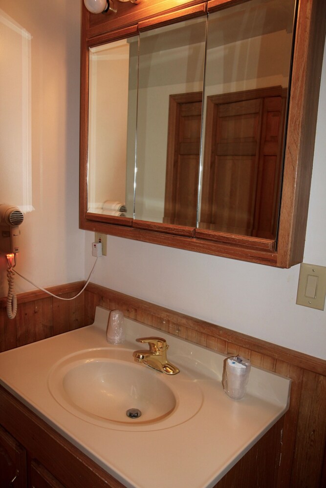 Sara Placid Inn & Suites - photo 61