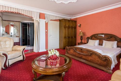 Hotel Bíbic és Tüskevár Étterem és Horgásztó in Nyiregyhaza, Hungary