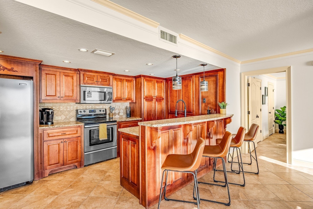 Sandpiper Beacon Beach Resort - photo 220