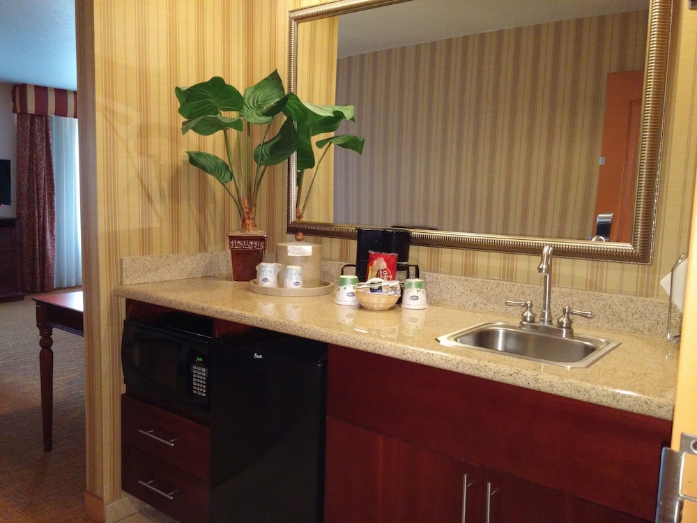 Hampton Inn & Suites Albuquerque Coors Road - photo 8