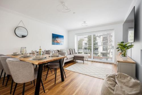 Oasis Short Drive to Bournemouth Beach in Bournemouth, United Kingdom