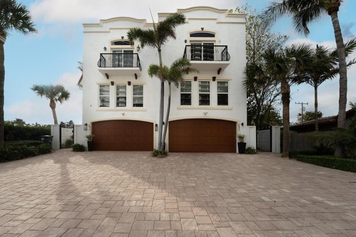 Beachside Luxury Private Townhome with Pool And Ocean Views — hotel in Boca Raton