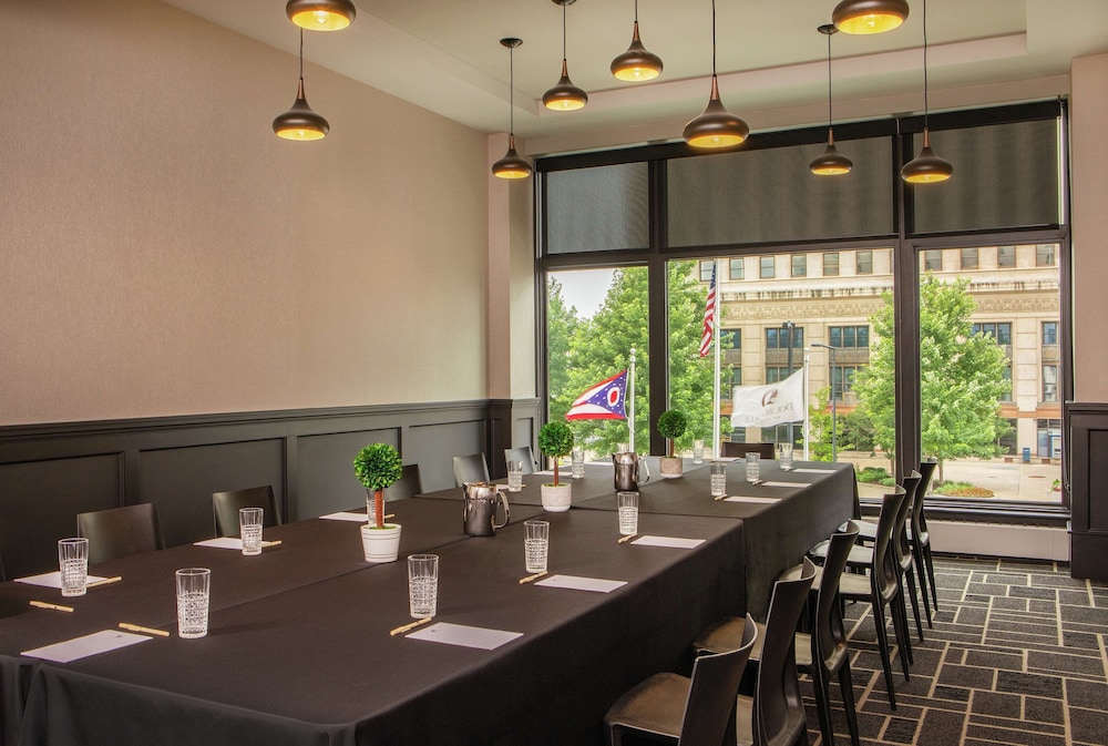 DoubleTree by Hilton Youngstown Downtown - photo 33