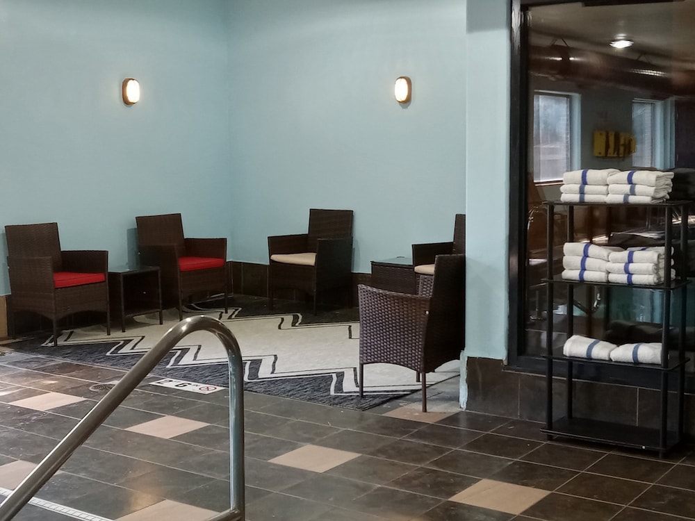 Red Roof Inn & Suites Detroit Melvindale Dearborn - photo 16