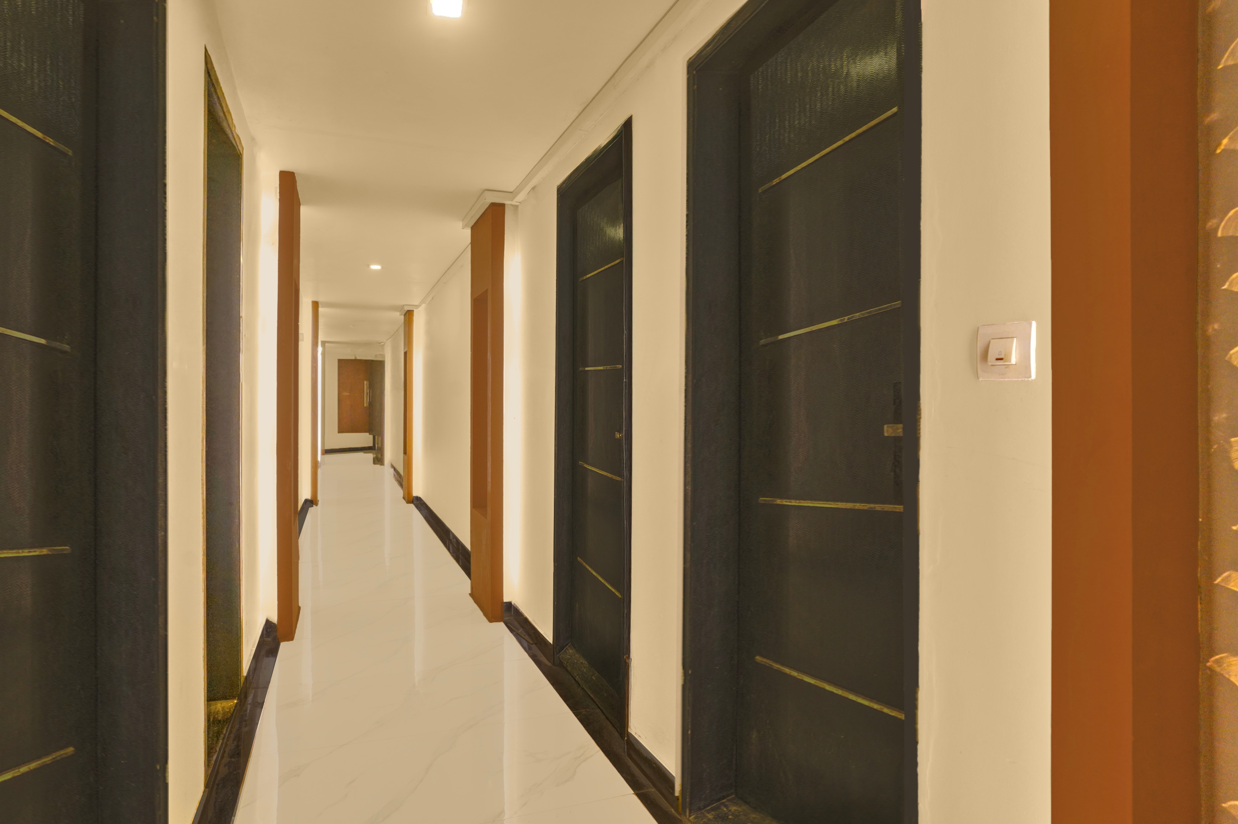 Collection O Lodha Experia Mall Dombiwali Formerly RR Suites