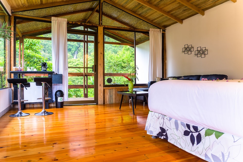 Hotel Quelitales in Cartago, Costa Rica