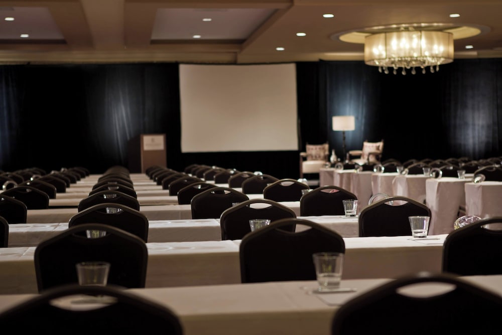 Renaissance Newark Airport Hotel - photo 35