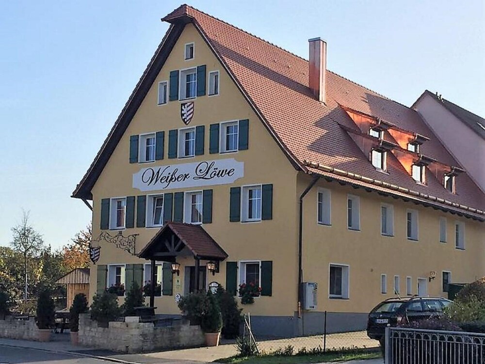 Hotel Gasthof Weißer Löwe — hotel in Burgthann