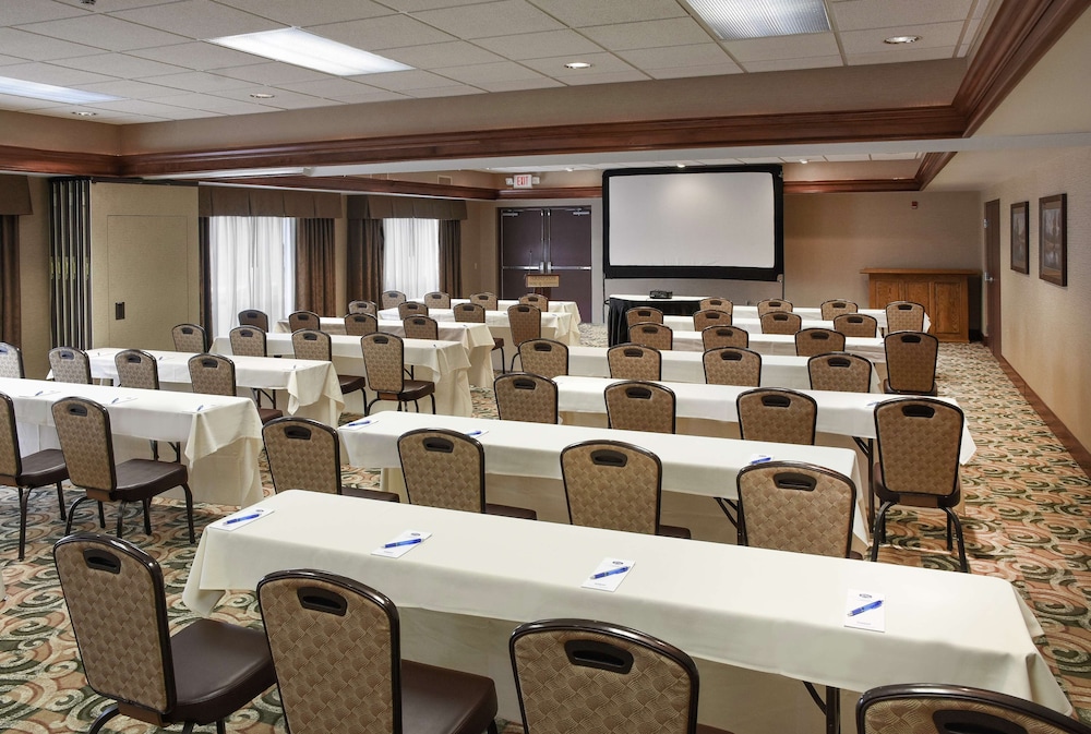 Hampton Inn & Suites Youngstown Canfield - photo 73