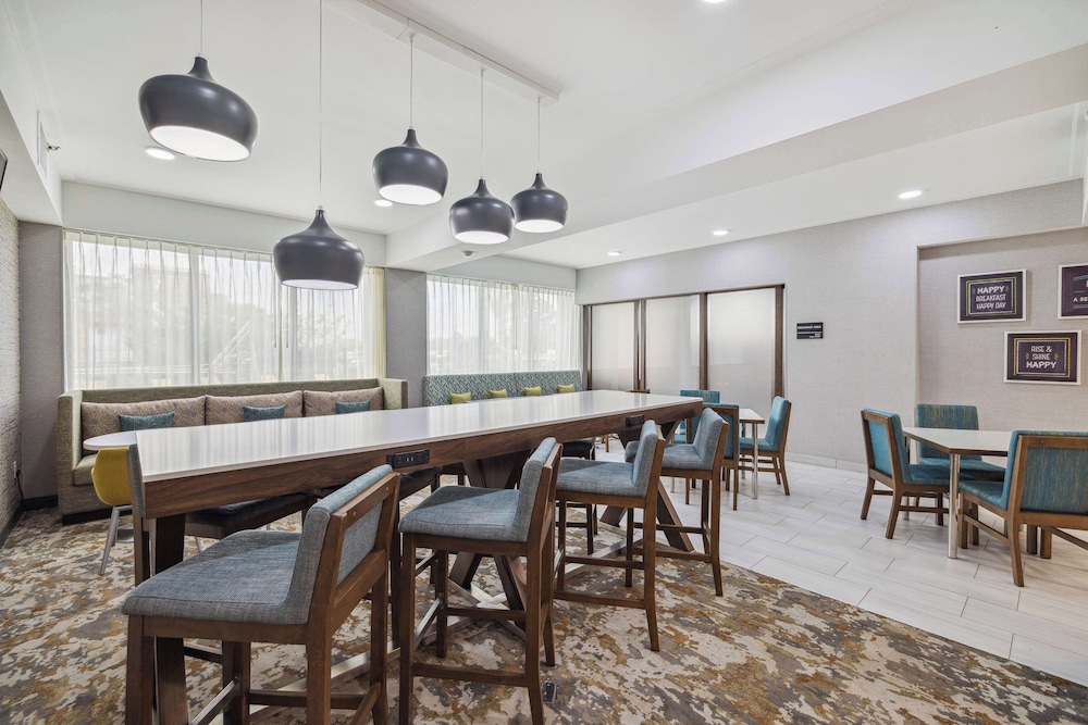 Hampton Inn Houston Brookhollow - photo 31