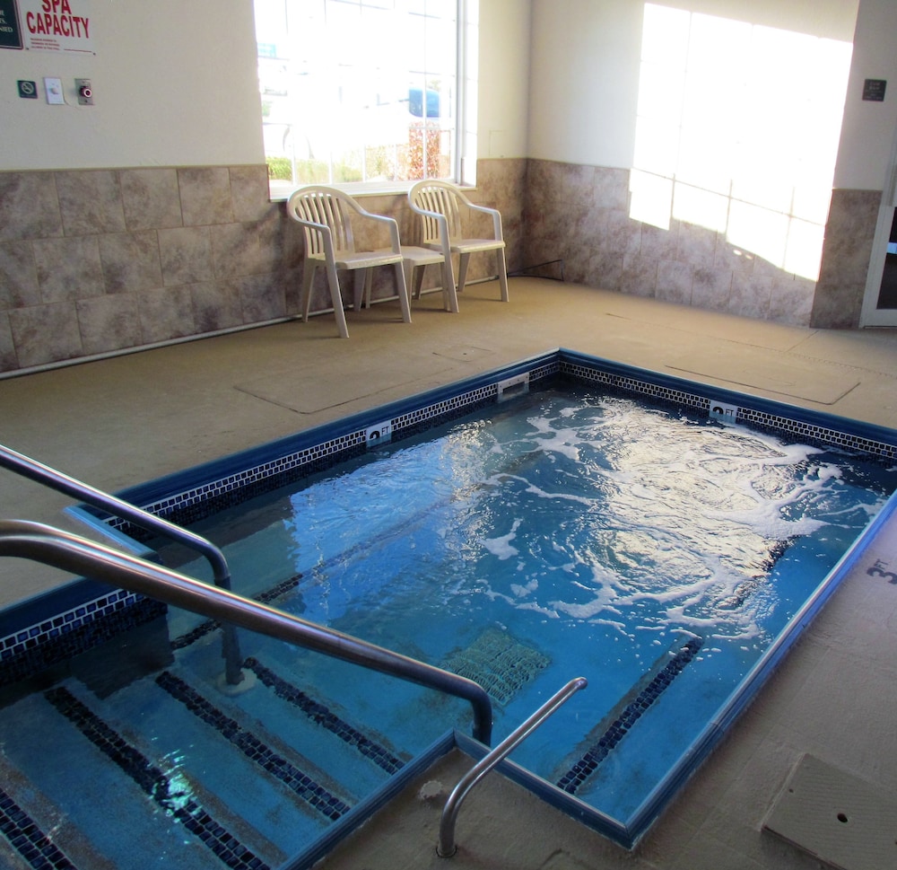 Oak Hill Inn & Suites - photo 55