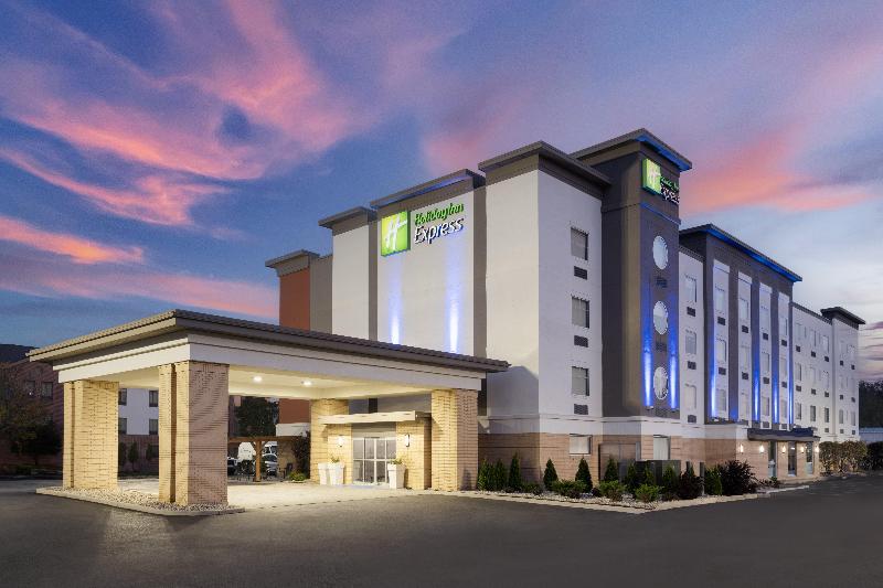 Holiday Inn Express Toledo North by IHG in Toledo, United States