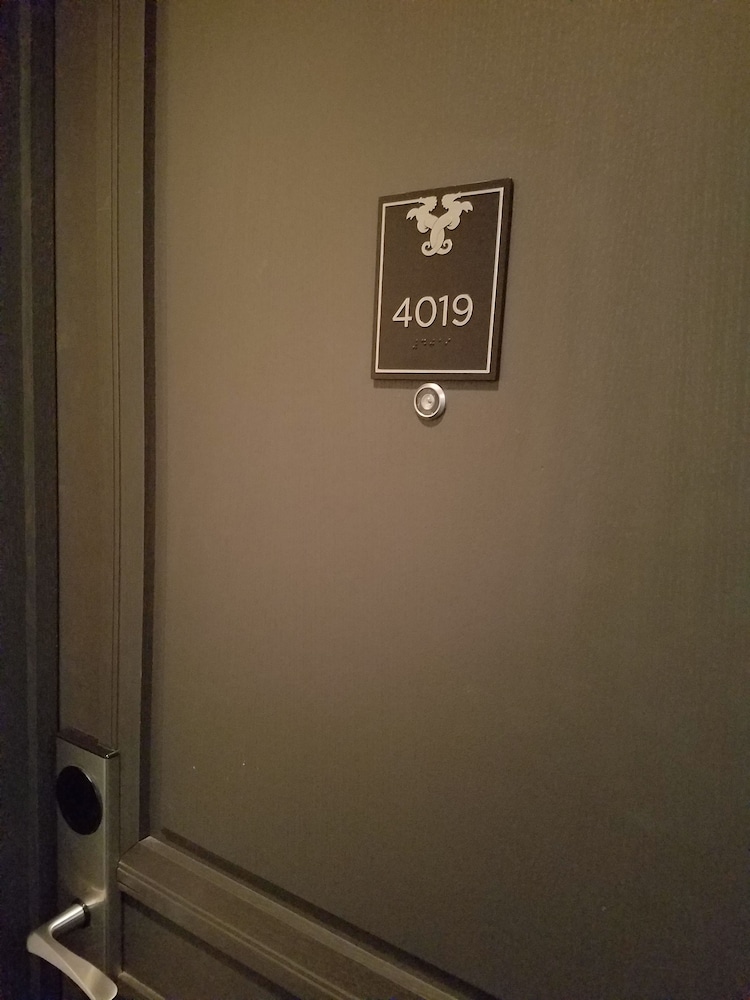 The Buckingham Hotel - photo 40
