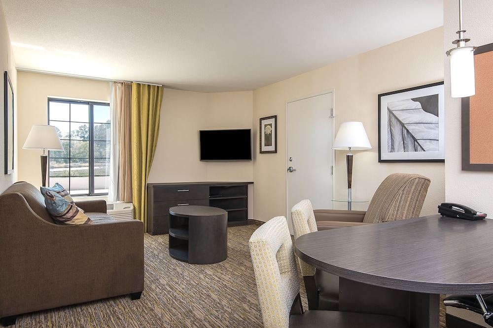 Candlewood Suites Bloomington by IHG - photo 7