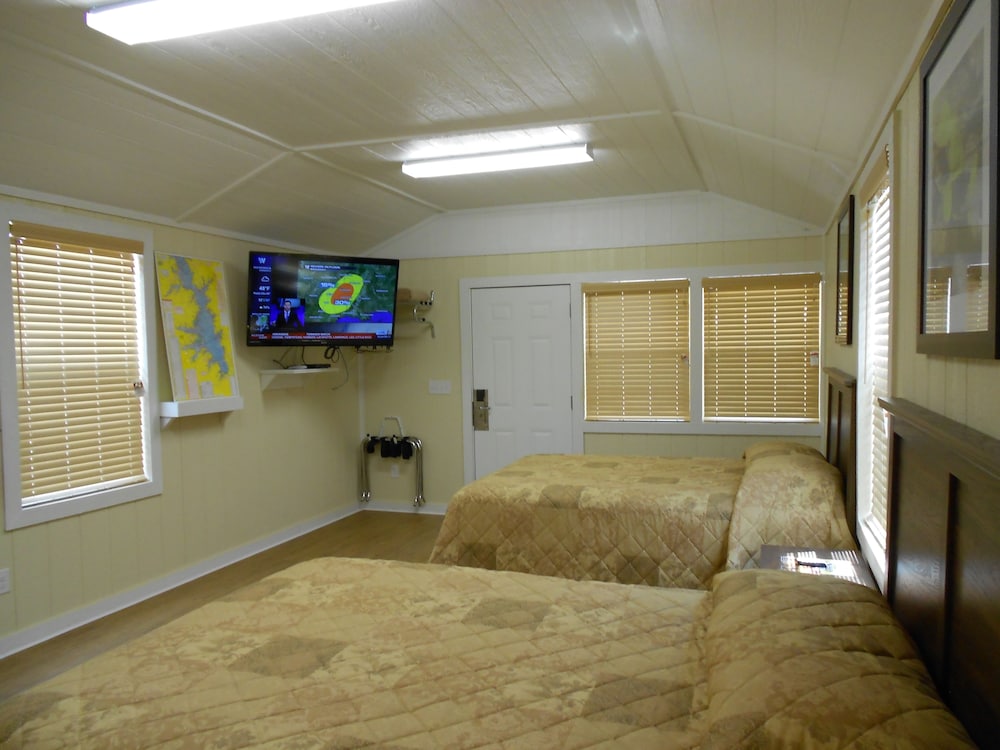 Toledo Bend RV Resort and Cabins - photo 4