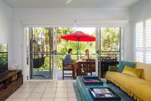 Sunny Seaside Retreat in Coolum Beach — 4-Star Luxury Hotel in Coolum Beach, Australia