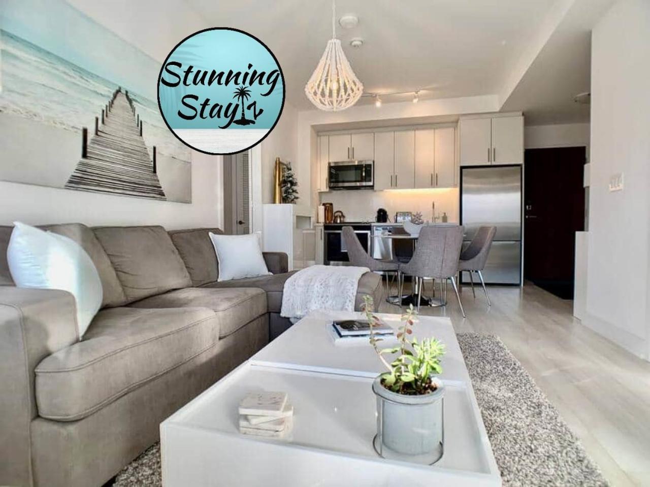 Stunning Stayz Luxury 2 King Suite at Friday Harbour Resort Marina Walk & Parking — hotel in Innisfil