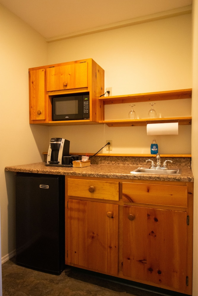 Delamater Inn - photo 39