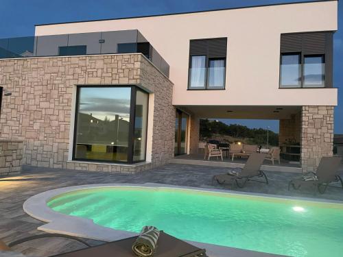 Villa Gligora — 4-Star Luxury Hotel in Kolan, Croatia