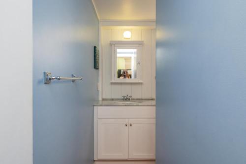 Cuddlefish by Oak Island Accommodations - photo 29
