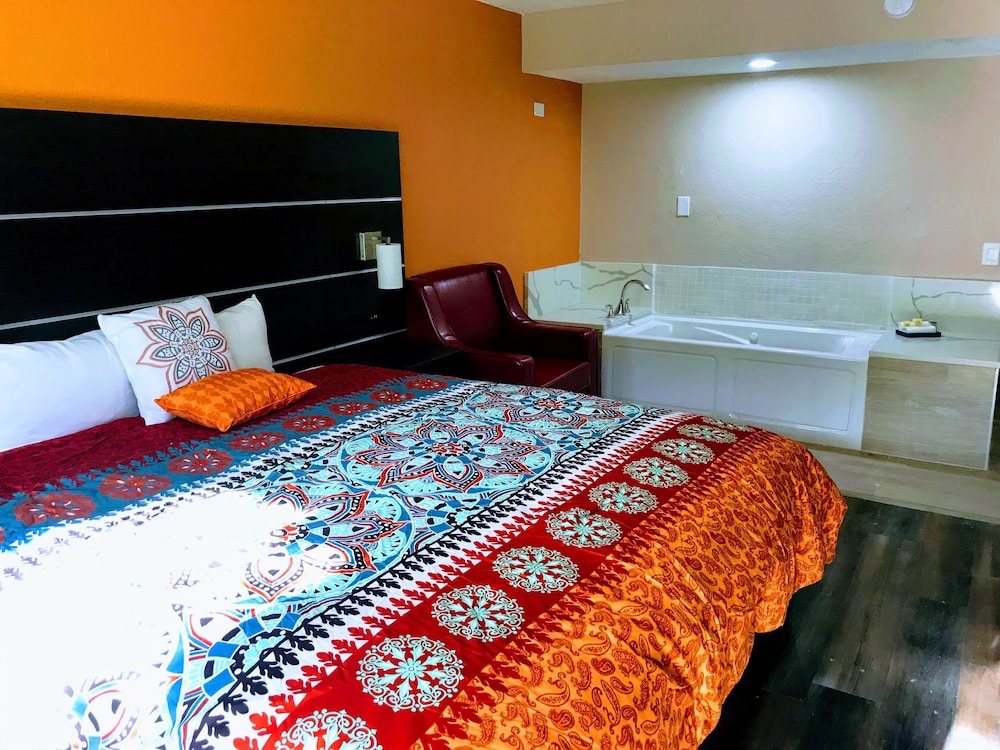 Tropical Inn & Suites - photo 13