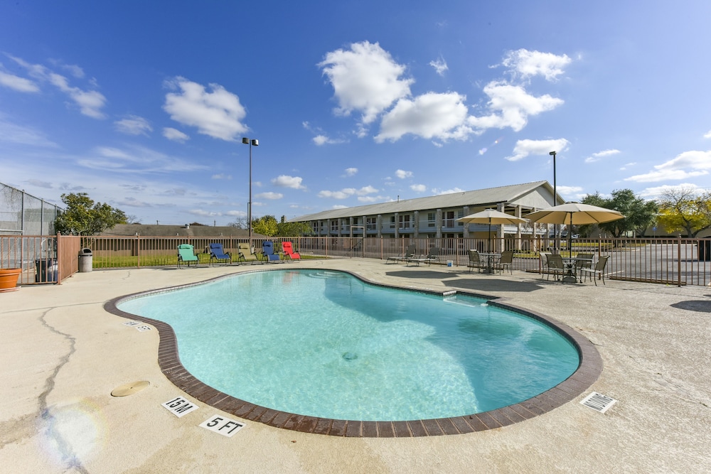 Windcrest Inn and Suites - photo 60