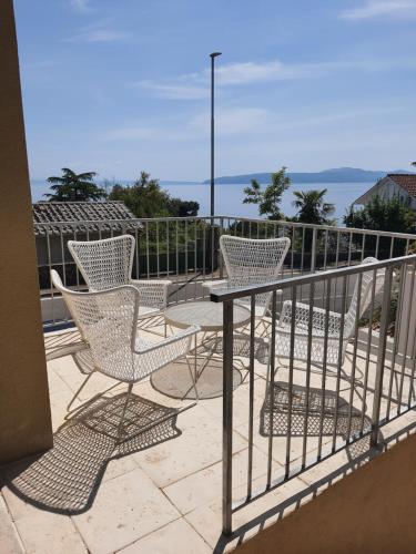 Apartments Krista Medveja — 4-Star Luxury Hotel in Lovran, Croatia