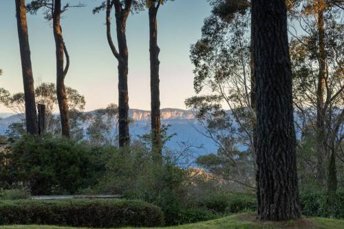 Carramar Estate: 2 homes stunning mountain views — 4-Star Luxury Hotel in Wentworth Falls, Australia