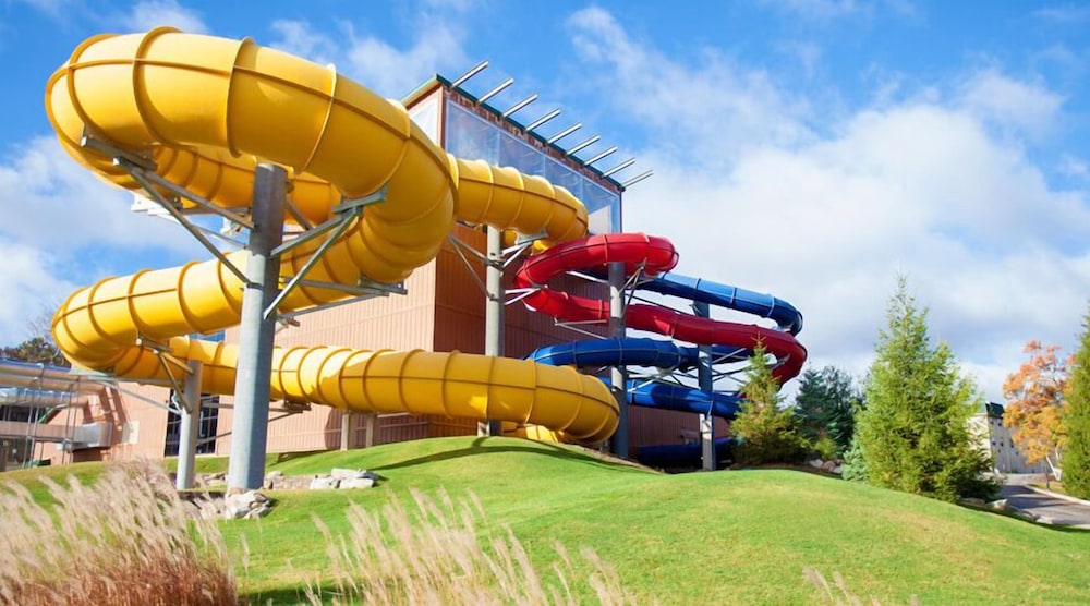 Split Rock Resort - carbon neutral hotel in White Haven
