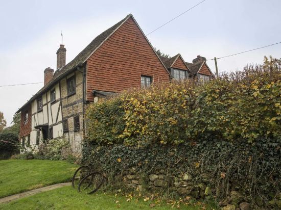 Lockhurst Hatch Farm — 4-Star Luxury Hotel in Guildford, United Kingdom