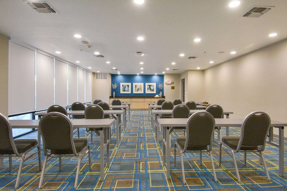 Home2 Suites by Hilton Irving DFW Airport North - photo 27