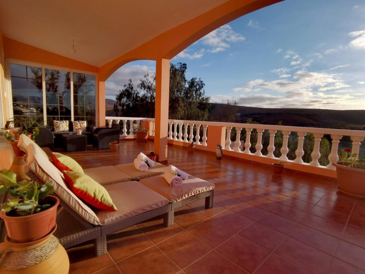 Casa la Gualjama Tesejerague — 4-Star Luxury Hotel in Tuineje, Spain